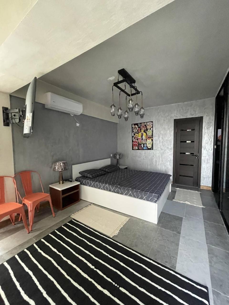 Local Hotel Tashkent Exterior foto